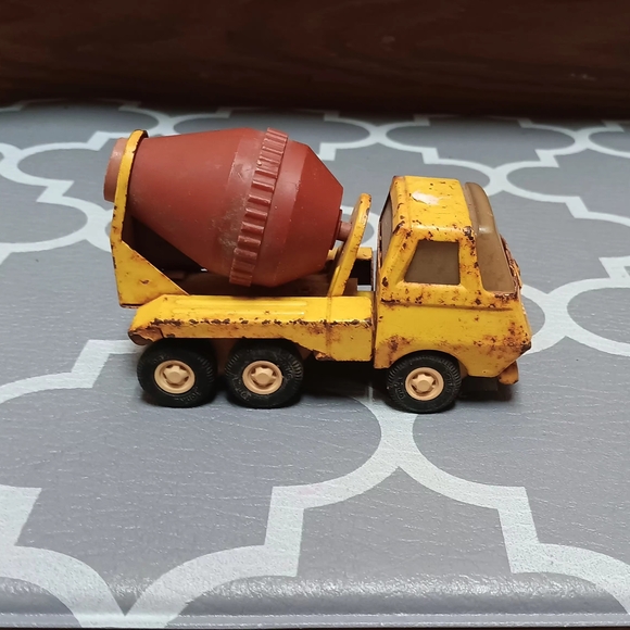 Vintage Tonka Toy Truck - Picture 1 of 6
